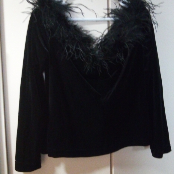 Women's Top - Picture 3 of 7